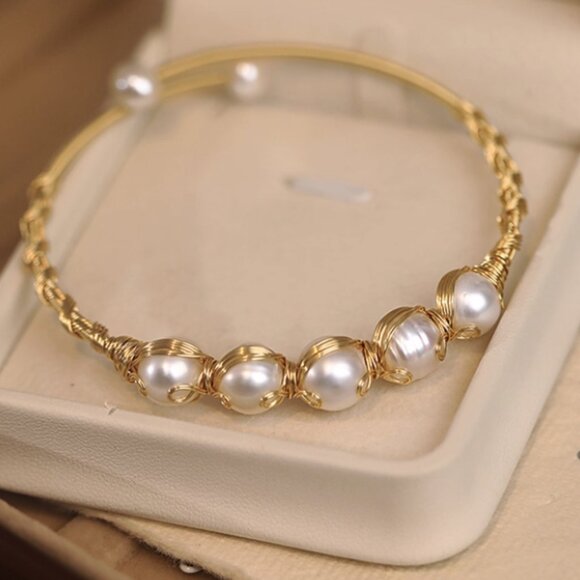 🌿 BOHEMIAN CHIC! Natural Pearl & Gold Tone Adjustable Cuff Bracelet! - Picture 4 of 6